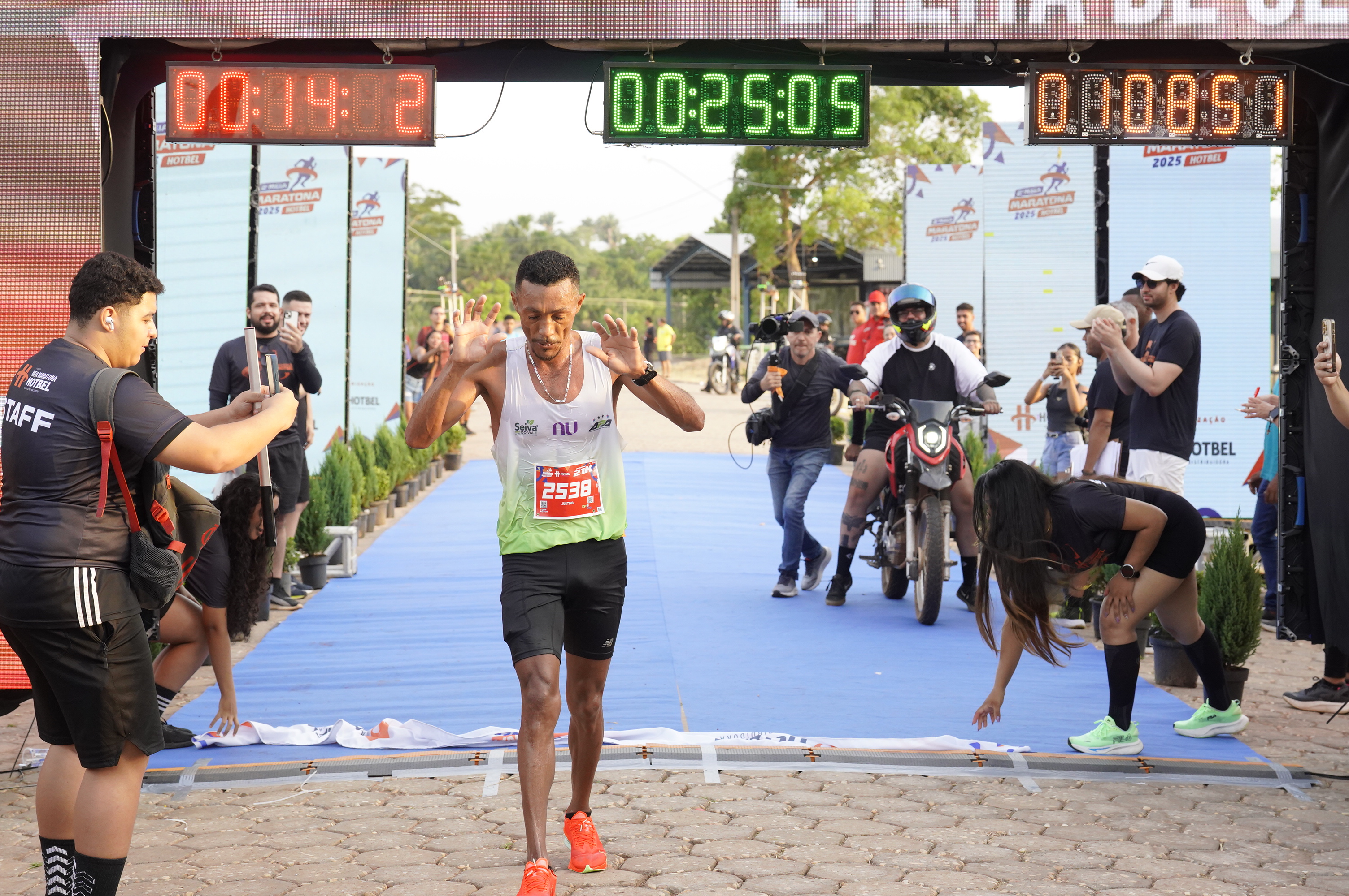 Slide 1 - Meta Sport